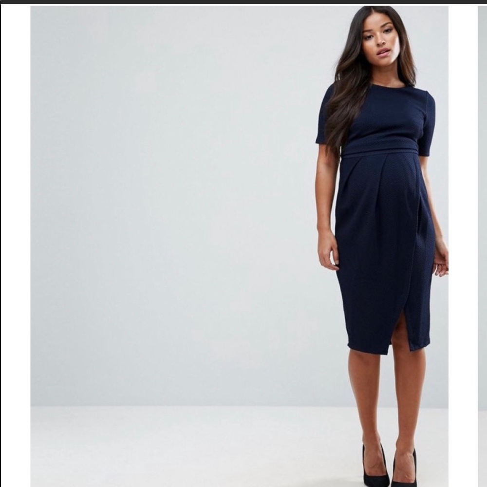 Beautiful maternity dress! Almost new
